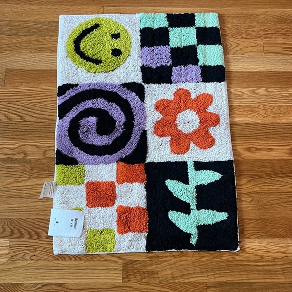Urban Outfitters Happy Tufted Bath Mat NWT - Picture 5 of 7